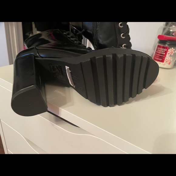 Call it Spring leather boots - Picture 2 of 4